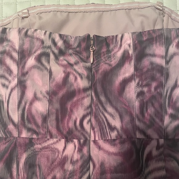 BCBG MaxAria Violet Martina Strapless
Cocktail dress, Size 4 - Picture 4 of 8